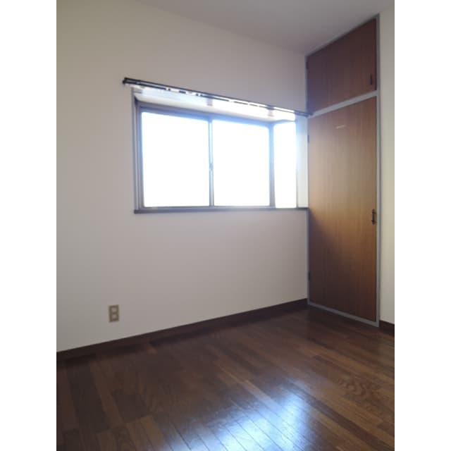 Room image 14