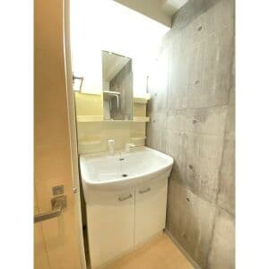 Room image 16