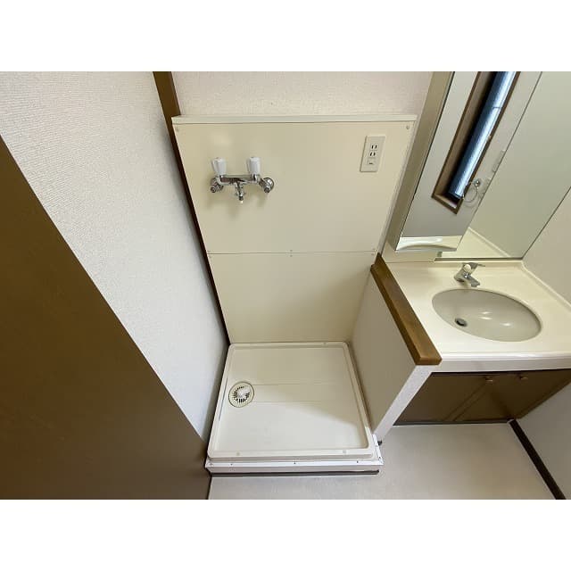 Room image 15