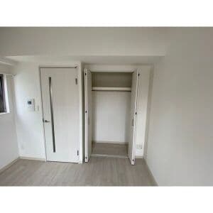 Room image 14