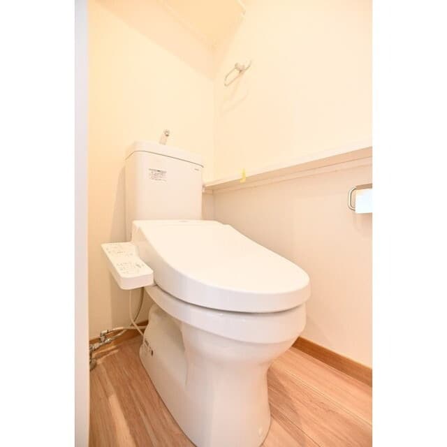 Room image 12