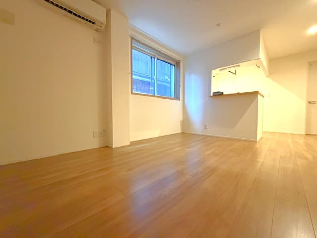 Room image 12