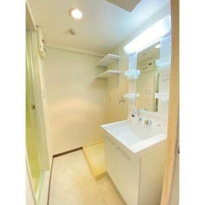 Room image 15