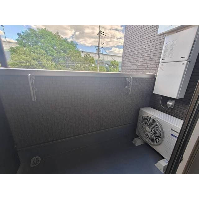 Room image 15