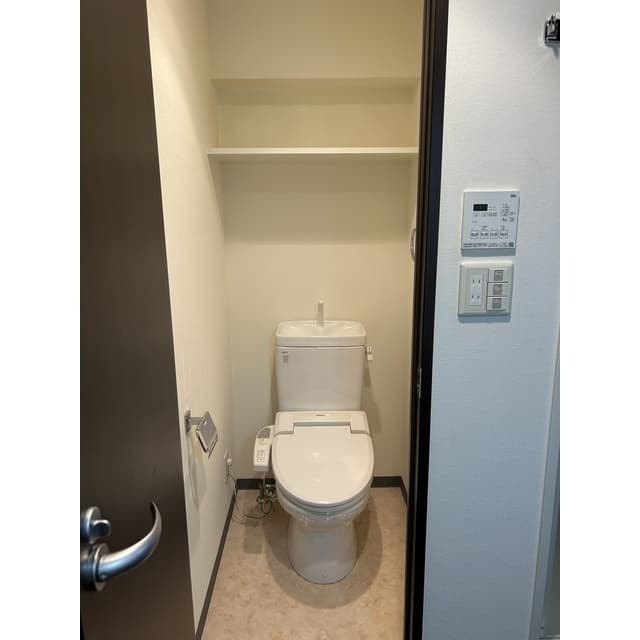 Room image 8