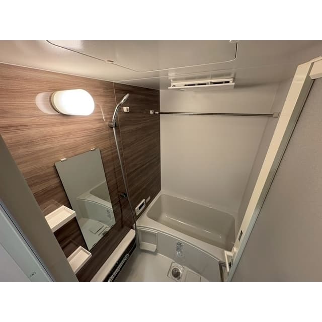 Room image 11