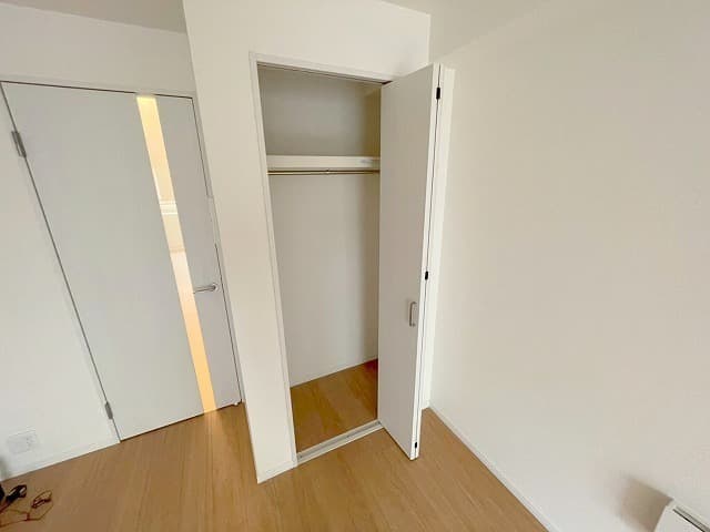 Room image 12