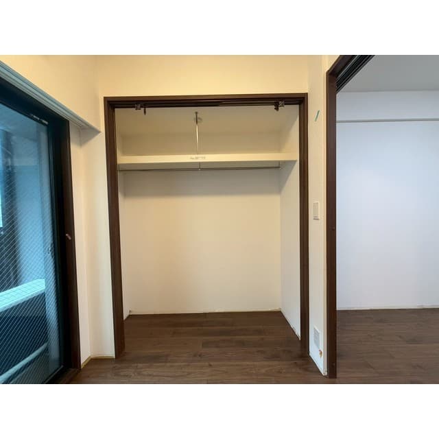 Room image 15