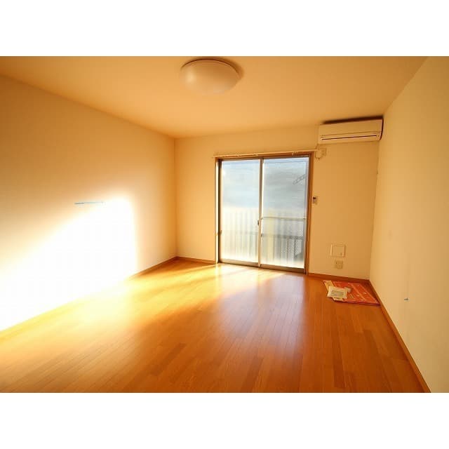 Room image 15