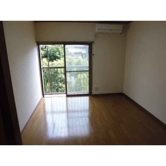 Room image 9