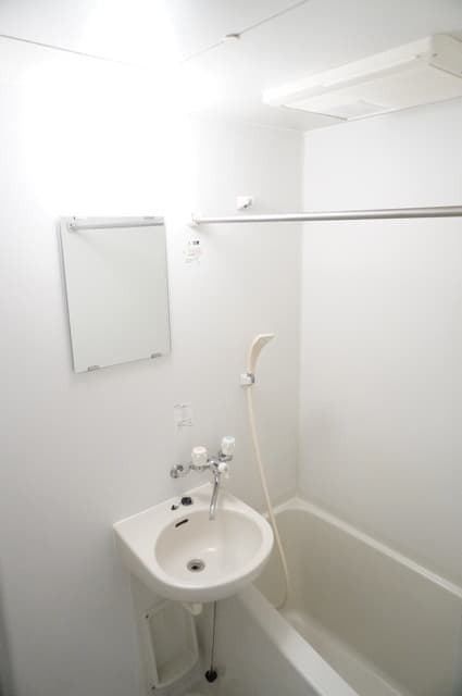 Room image 10