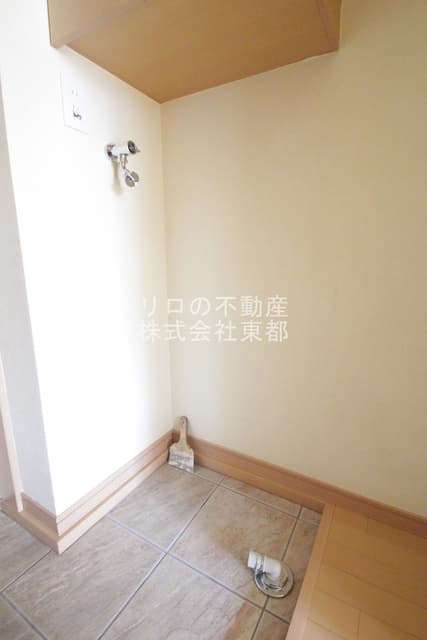 Room image 15