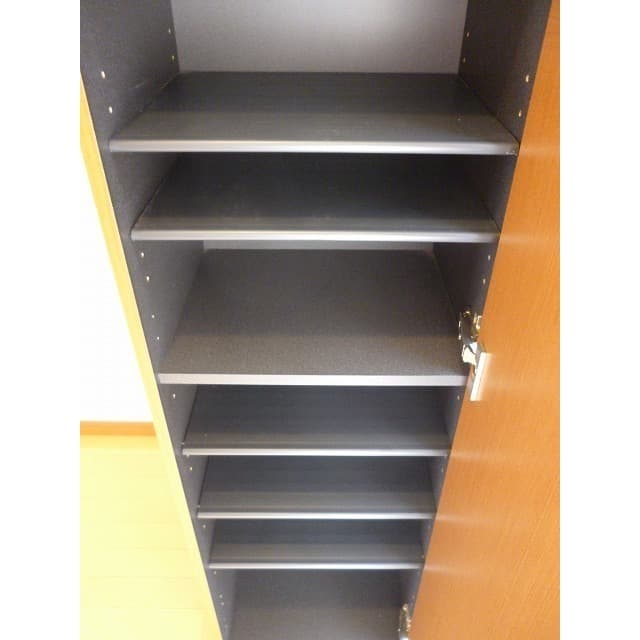 Room image 15