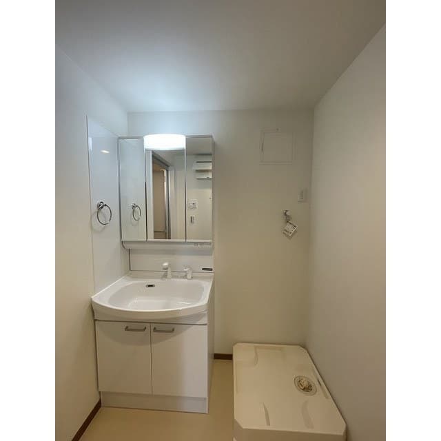 Room image 12
