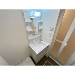 Room image 12