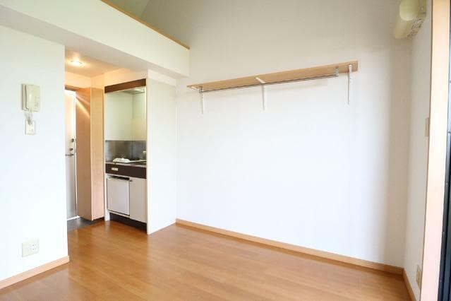 Room image 16