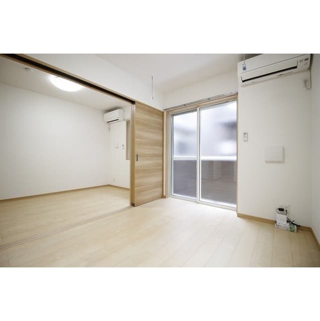 Room image 15