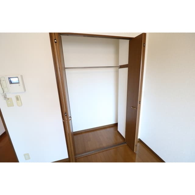 Room image 14