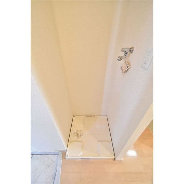 Room image 16