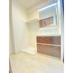 Room image 15