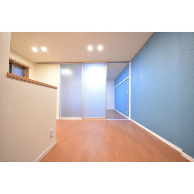 Room image 15