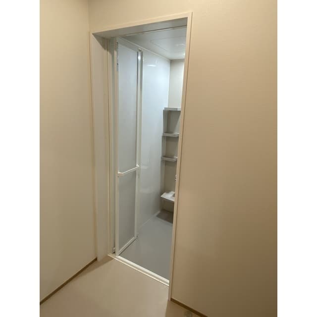Room image 12