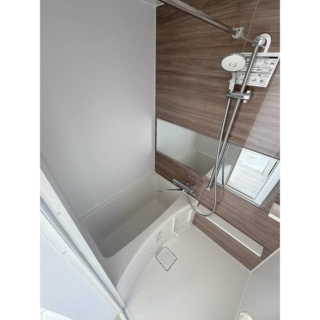 Room image 8