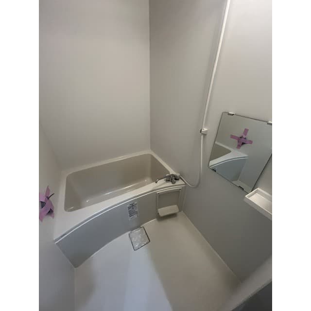 Room image 10