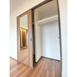 Room image 16