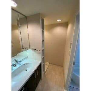 Room image 12