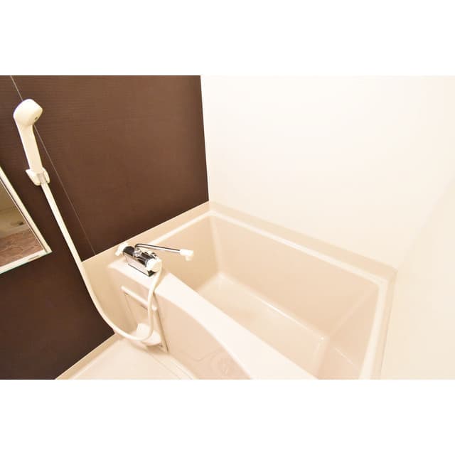 Room image 9