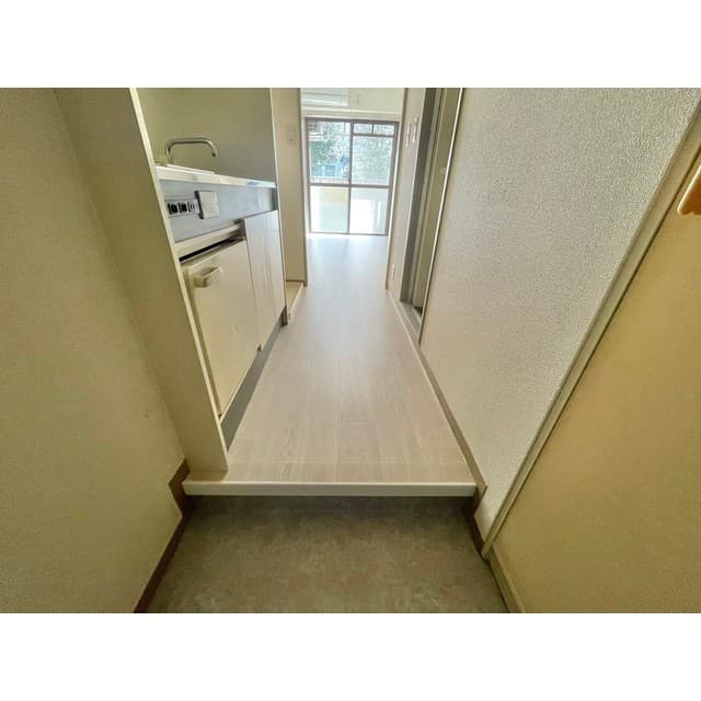 Room image 13