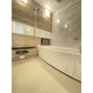 Room image 16
