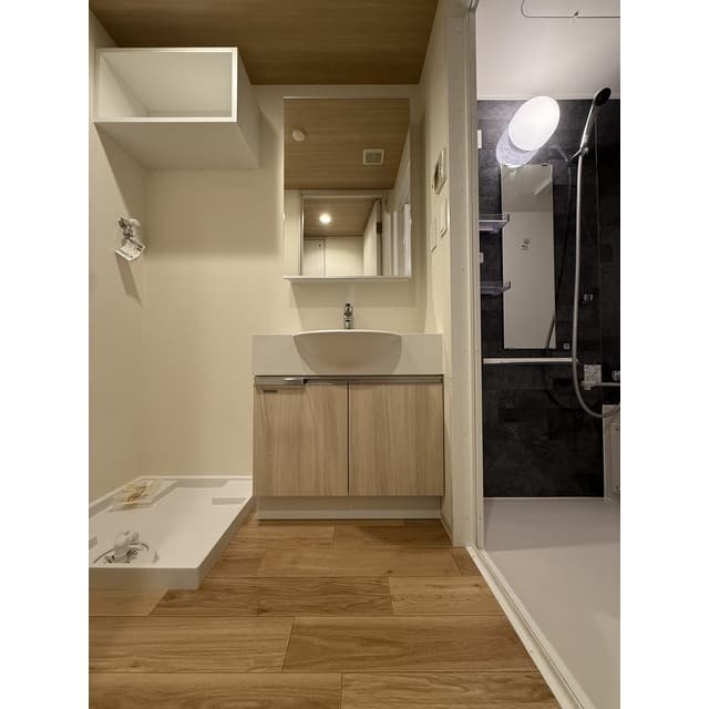 Room image 9