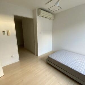 Room image 16