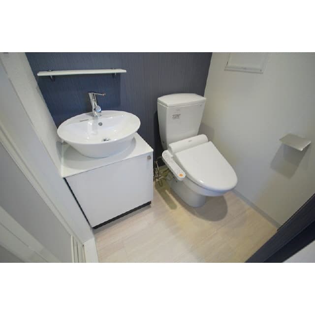 Room image 8