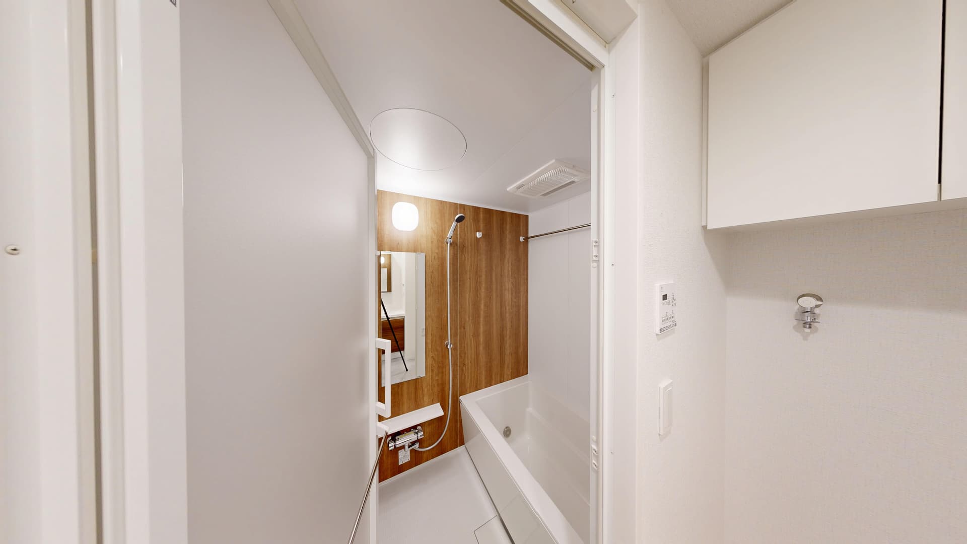 Room image 8