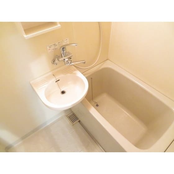 Room image 12