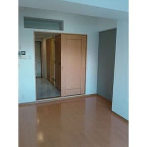 Room image 16