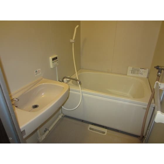 Room image 11