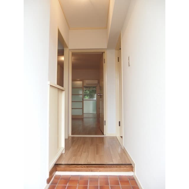 Room image 16