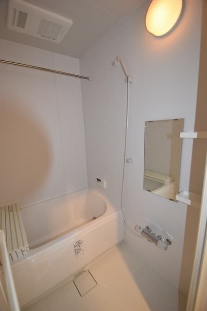 Room image 8