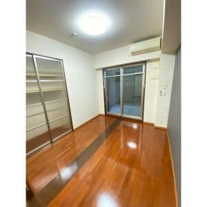 Room image 13