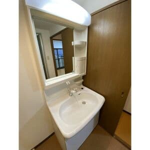 Room image 11