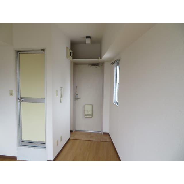 Room image 15