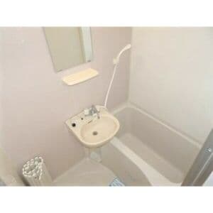 Room image 9