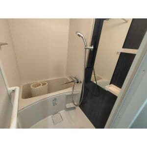 Room image 9