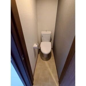 Room image 15