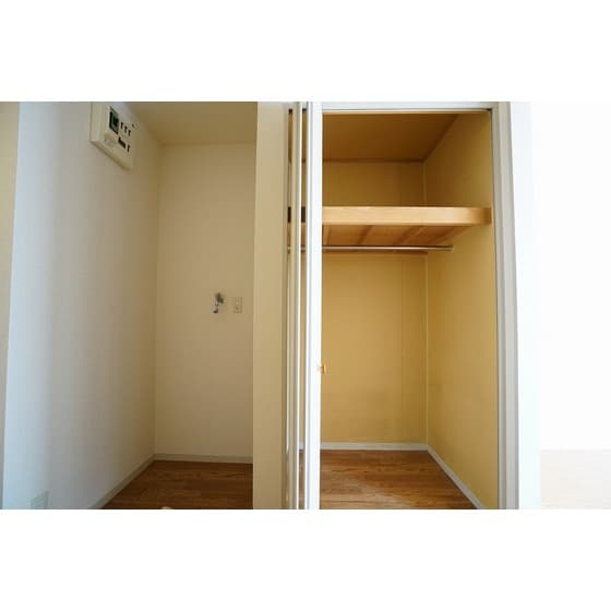 Room image 16