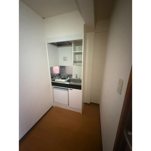 Room image 12